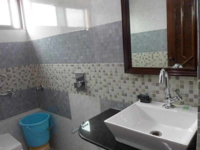Hotel Seven Ahmedabad Eksteriør billede