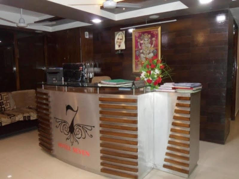 Hotel Seven Ahmedabad Eksteriør billede