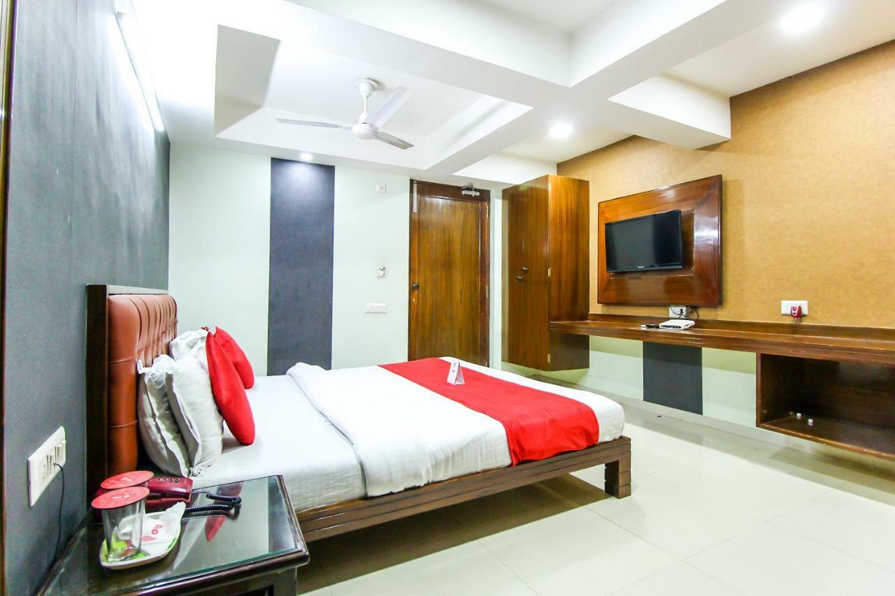 Hotel Seven Ahmedabad Eksteriør billede