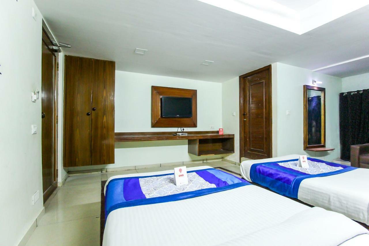 Hotel Seven Ahmedabad Eksteriør billede