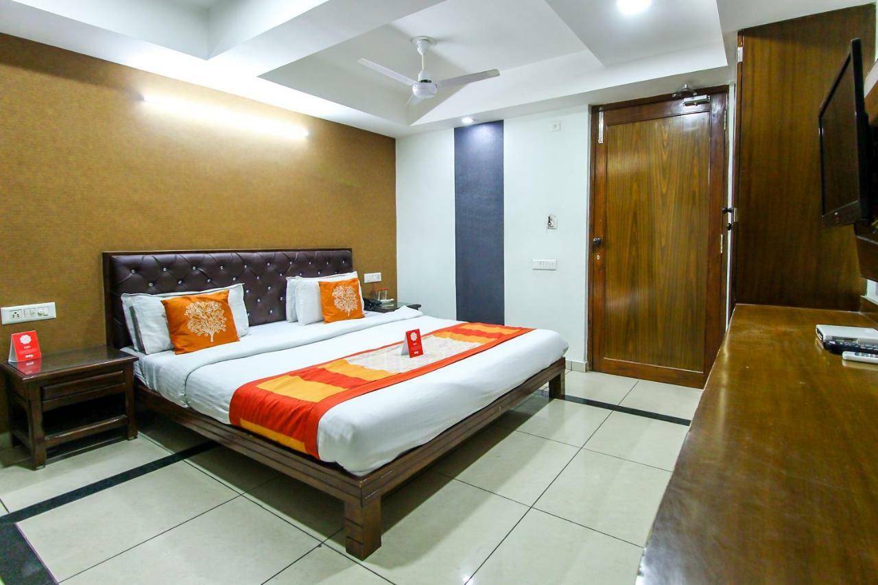 Hotel Seven Ahmedabad Eksteriør billede