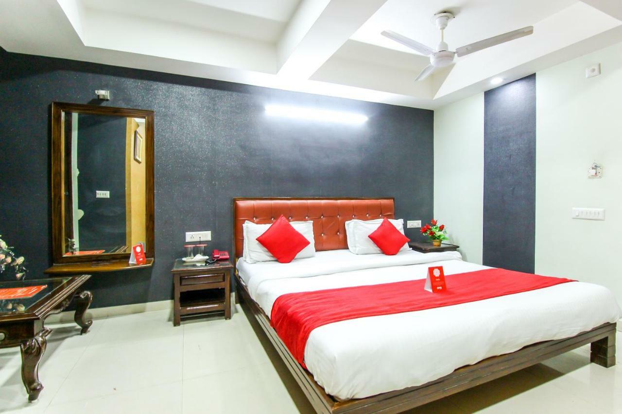 Hotel Seven Ahmedabad Eksteriør billede