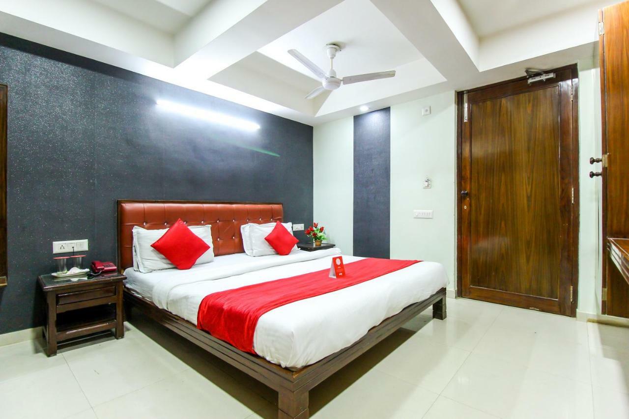 Hotel Seven Ahmedabad Eksteriør billede