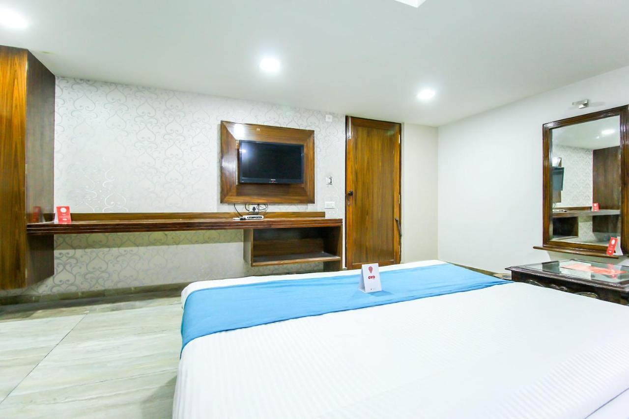 Hotel Seven Ahmedabad Eksteriør billede